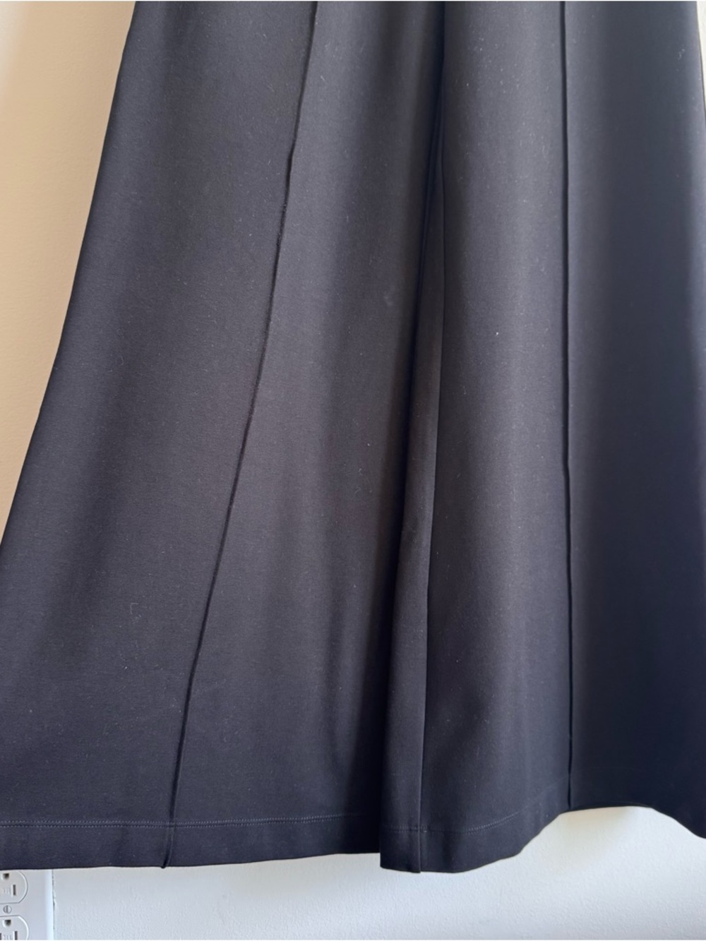 Quince | Ultra Stretch Ponte Super Wide-Leg High-Rise Pants in Black ~ Small - Picture 8 of 12